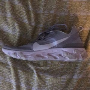 Nike react grey size 9.5 fire pair of shoes